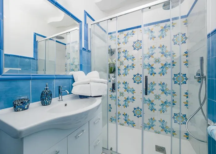 Blue Waves - De Vivo Realty شقة