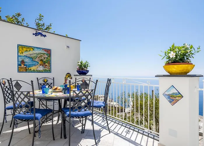 Blue Waves - De Vivo Realty شقة