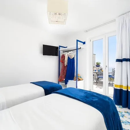 De Vivo Realty - Blue Waves Positano Apartment *