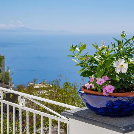 Διαμέρισμα Blue Waves - De Vivo Realty *