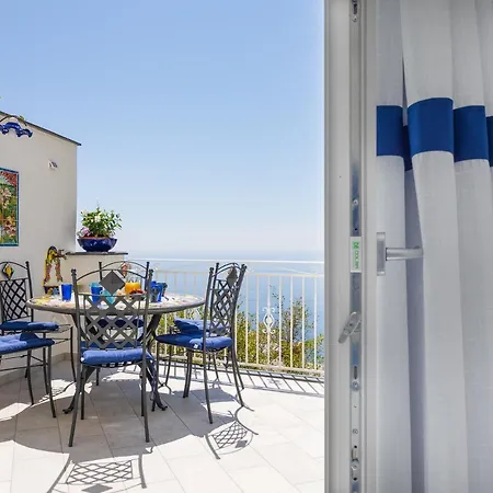De Vivo Realty - Blue Waves Positano * Positano