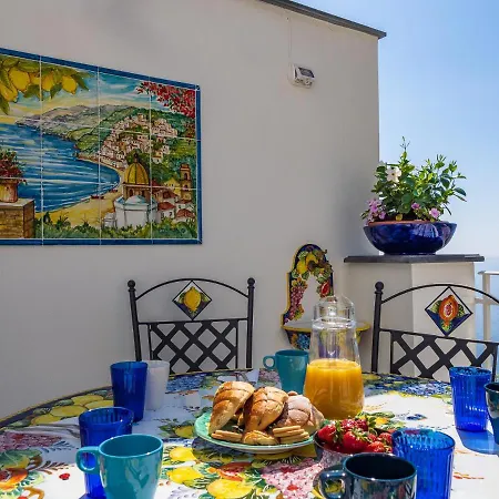 Apartment Blue Waves - De Vivo Realty