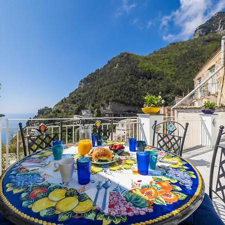 De Vivo Realty - Blue Waves * Positano