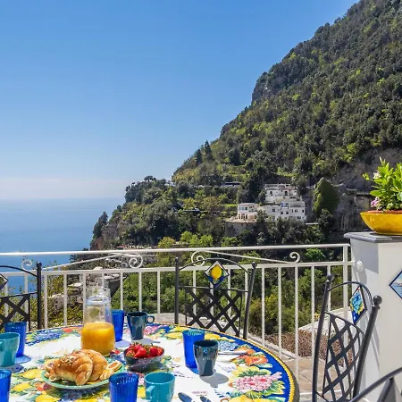 De Vivo Realty - Blue Waves Apartment Positano