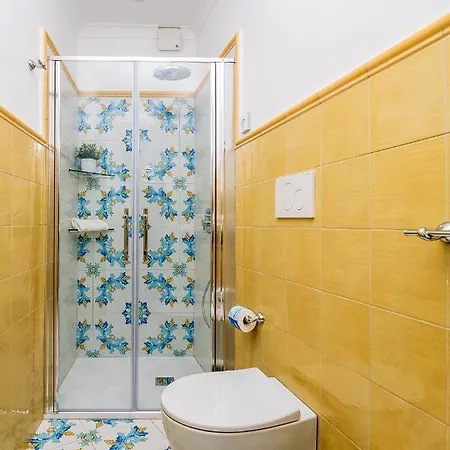 De Vivo Realty - Blue Waves Positano *