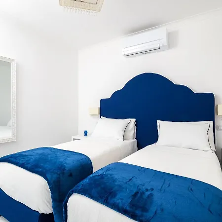 Blue Waves - De Vivo Realty Apartment