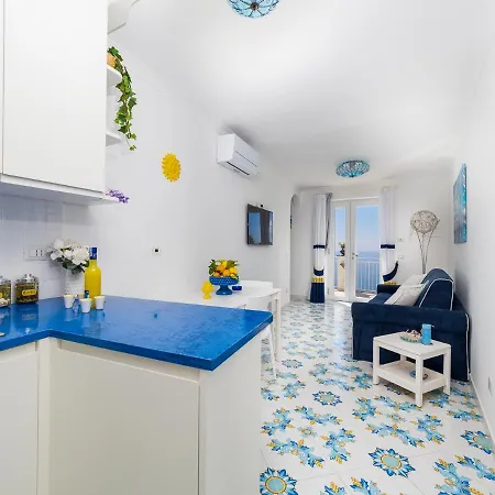 De Vivo Realty - Blue Waves Positano Apartment Positano