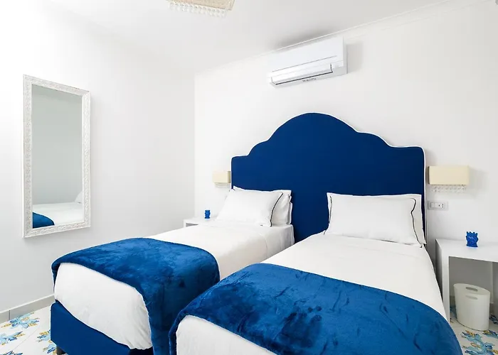 Blue Waves - De Vivo Realty Apartment