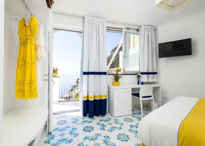 Blue Waves - De Vivo Realty