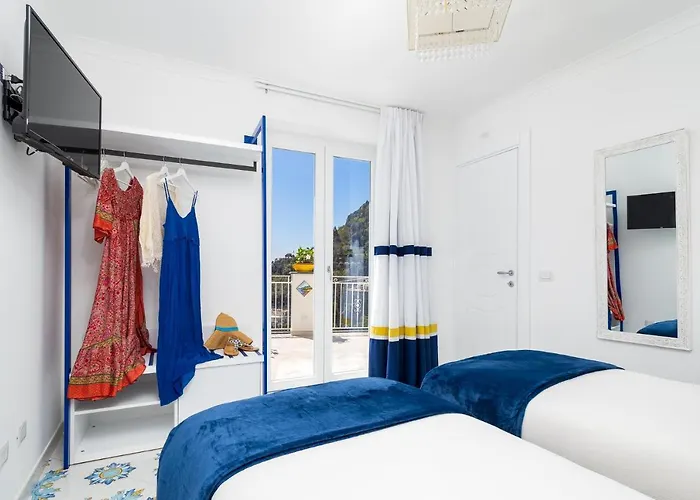 Blue Waves - De Vivo Realty *