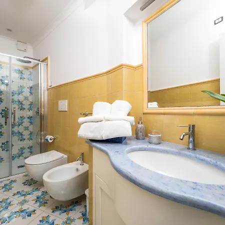 Blue Waves - De Vivo Realty דירה *