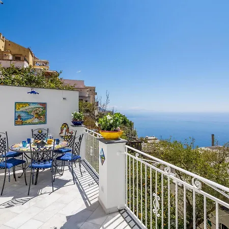 Blue Waves - De Vivo Realty פוזיטנו